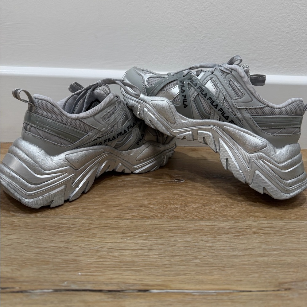 Fila Metallic Silver Chunky Dad Sneakers – Limited Edition - Size 8.5